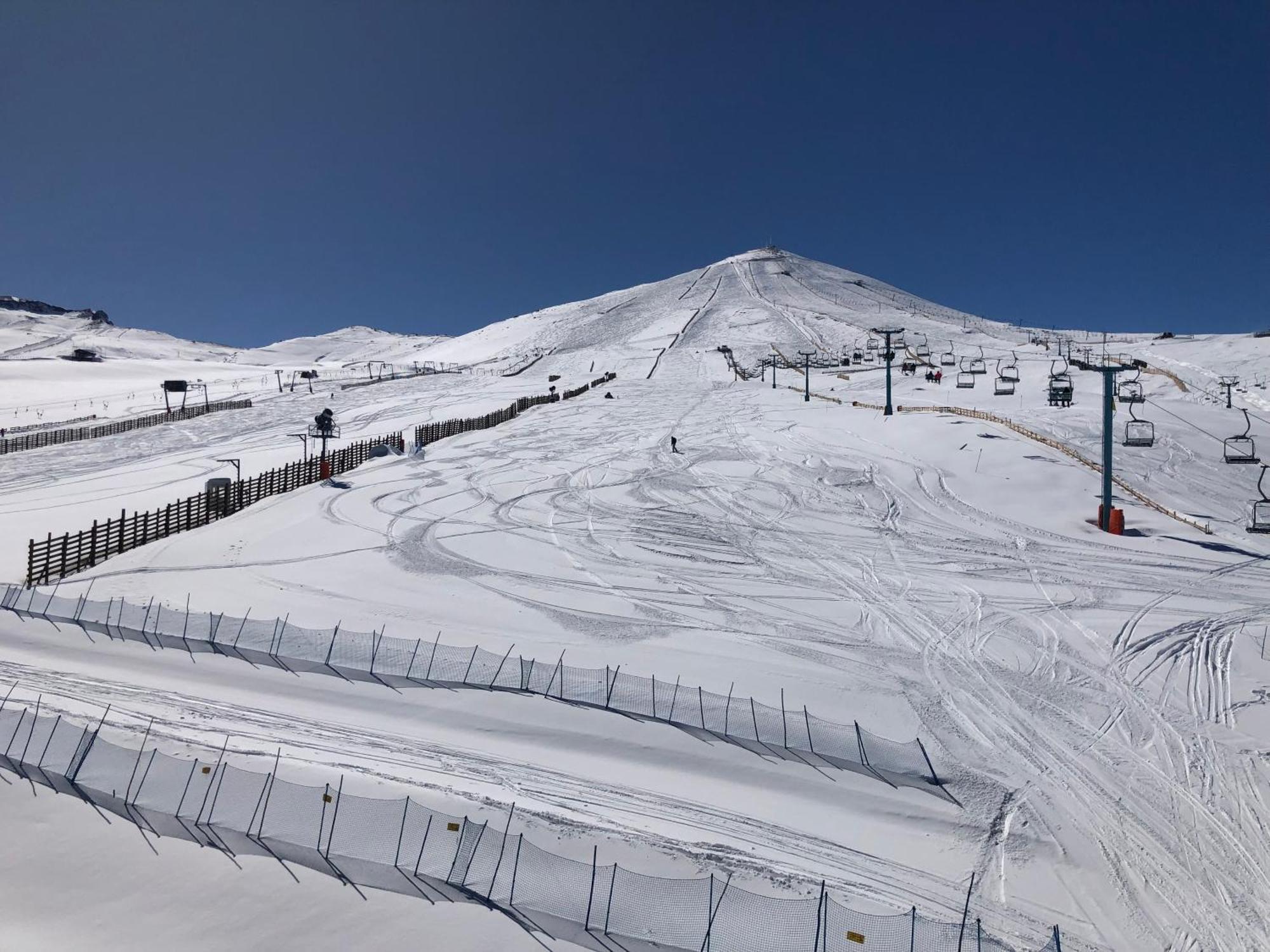 Departamentos Alojamiento Oficial Gran Parador Ski In - Out, Centro De Ski El Colorado, Farellones - Unico Con Descuentos En Servicios Del Centro De Ski Exterior photo